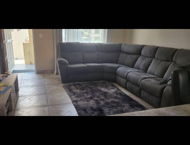 2 BEDROOM TOWNHOUSE FOR SALE IN LINMEYER